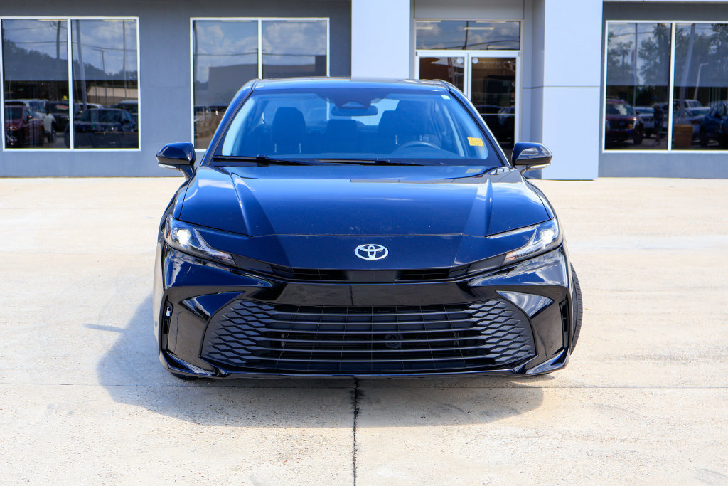 Used 2025 Toyota Camry LE FWD image 22