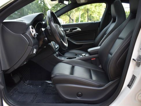 Used 2019 Mercedes-Benz CLA 250 4MATIC image 35