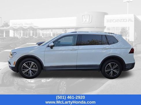 Used 2018 Volkswagen Tiguan SEL FWD image 2