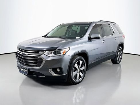 Used 2020 Chevrolet Traverse LT w/ LT Premium Package image 3