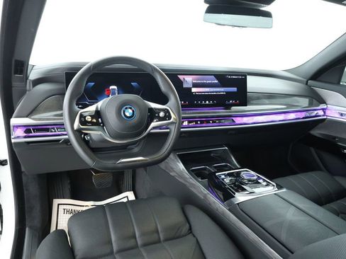 Used 2024 BMW i7 eDrive50 image 10