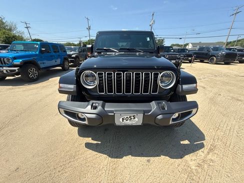New 2026 Jeep Wrangler Unlimited Sahara AWD/4WD image 8