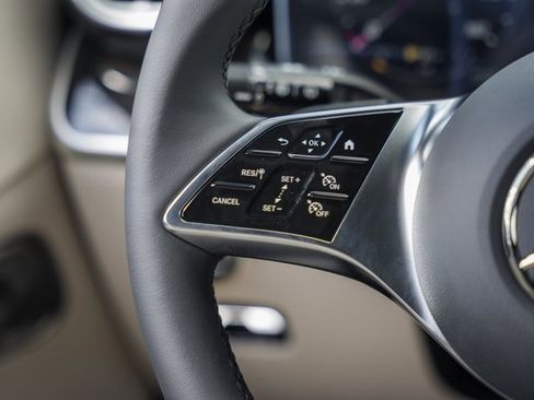 New 2026 Mercedes-Benz GLC 350e 4MATIC image 29