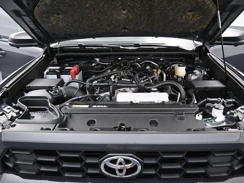 Certified 2025 Toyota 4Runner TRD Off-Road Premium AWD/4WD image 40