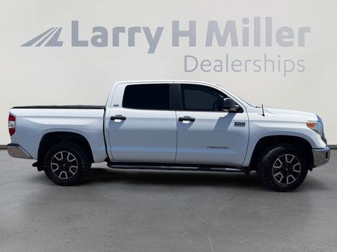 Used 2015 Toyota Tundra SR5 w/ SR5 Upgrade Package AWD/4WD image 6