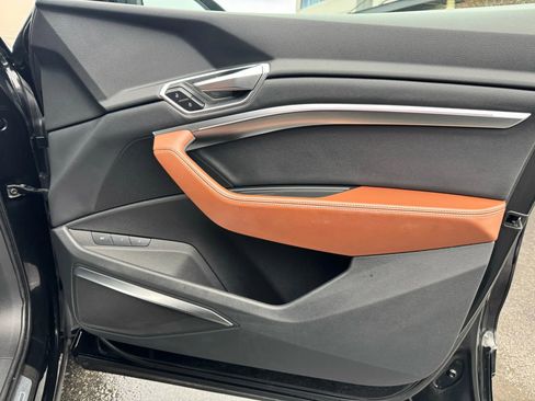 Used 2022 Audi e-tron Chronos w/ Chronos Package image 45