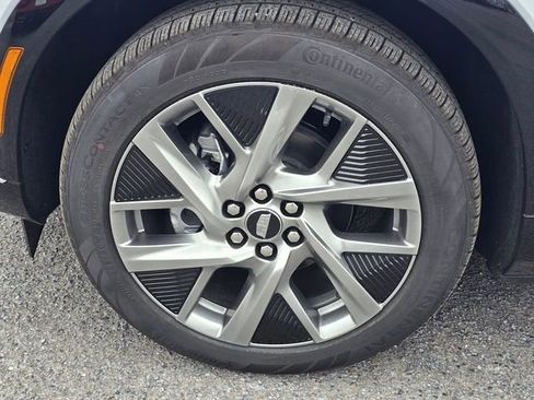 New 2026 Cadillac Optiq Luxury 1 image 9