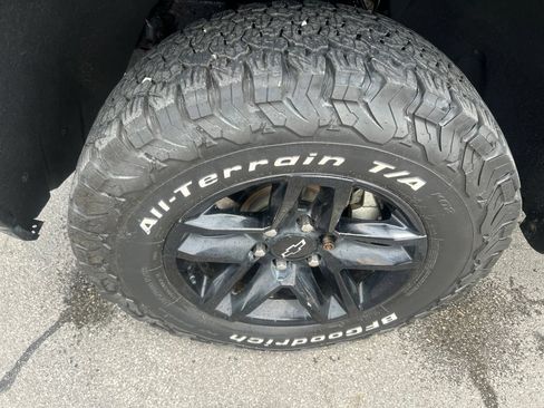 Used 2019 Chevrolet Silverado 1500 LT Trail Boss AWD/4WD image 9