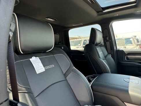 New 2026 RAM 2500 Laramie AWD/4WD image 13