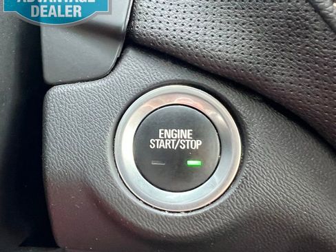 Used 2023 Chevrolet Equinox Premier AWD/4WD image 11