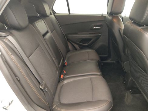 Used 2022 Chevrolet Trax LT w/ Driver Confidence Package AWD/4WD image 19