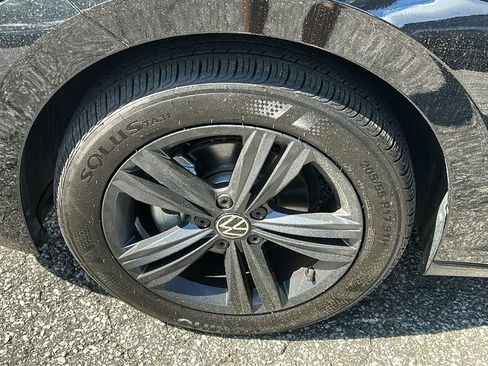 Used 2023 Volkswagen Jetta SE w/ Panoramic Sunroof Package FWD image 8
