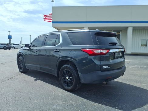 Used 2020 Chevrolet Traverse LT w/ LPO, Floor Liner Package FWD image 3