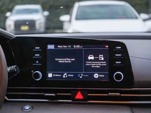 Certified 2022 Hyundai Elantra SEL w/ Convenience + Premium Package image 14