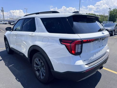 Used 2026 Ford Explorer Active w/ Active Comfort Package AWD/4WD image 8