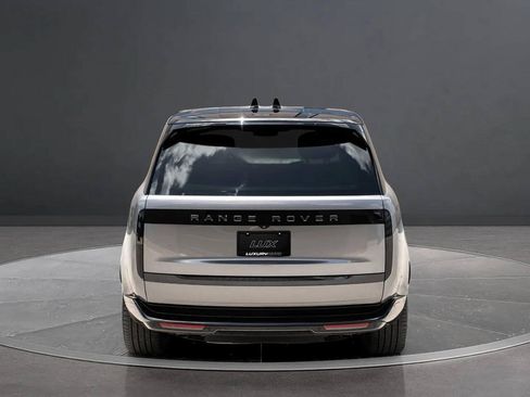 Used 2025 Land Rover Range Rover Autobiography AWD/4WD image 7