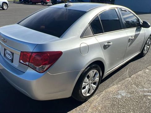 Used 2016 Chevrolet Cruze LS FWD image 8