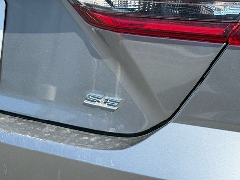 Used 2025 Toyota Camry SE FWD image 10