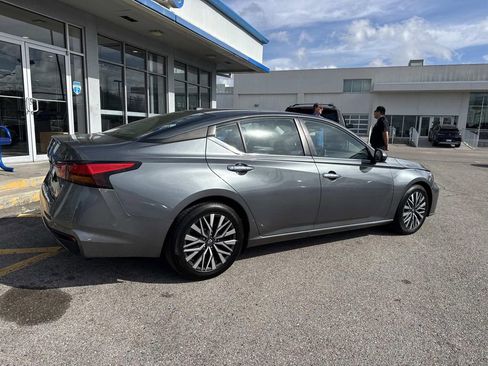 Used 2023 Nissan Altima 2.5 SV image 8