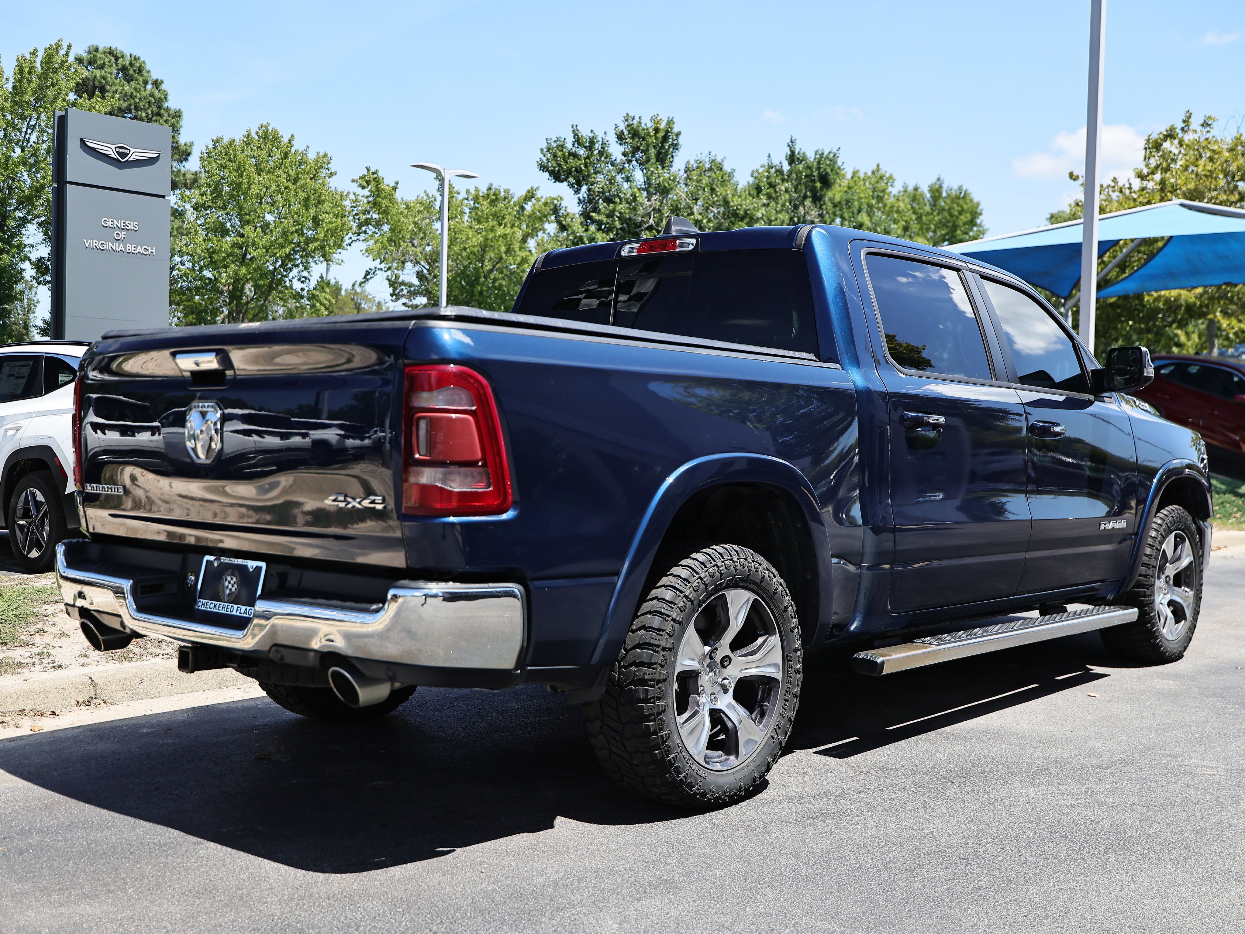 Used 2020 RAM 1500 Laramie AWD/4WD image 7