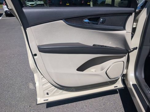 Used 2018 Lincoln MKX Select w/ Select Plus Package AWD/4WD image 16