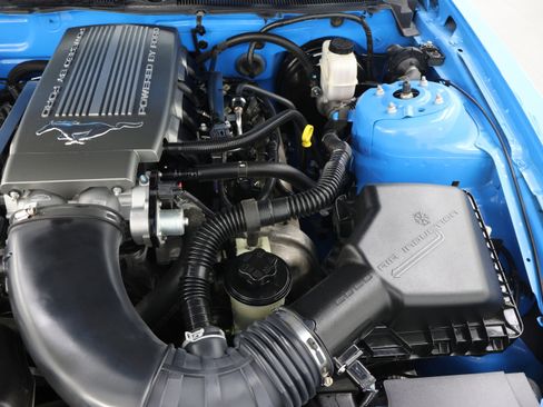 Used 2010 Ford Mustang GT Premium RWD image 16