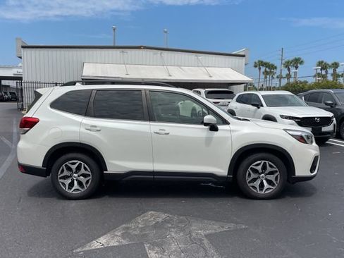Used 2021 Subaru Forester Premium AWD/4WD image 5