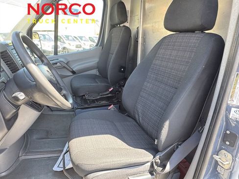 Used 2018 Mercedes-Benz Sprinter 2500 image 21