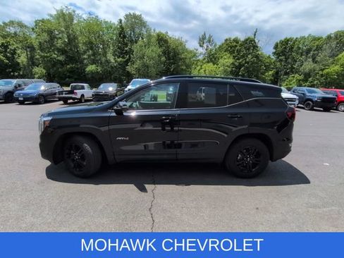 Used 2024 GMC Terrain AT4 AWD/4WD image 2