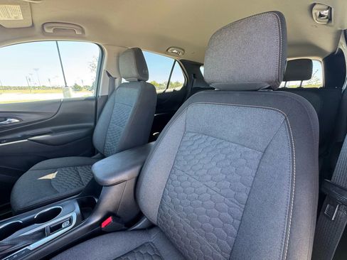 Used 2018 Chevrolet Equinox LT FWD image 24