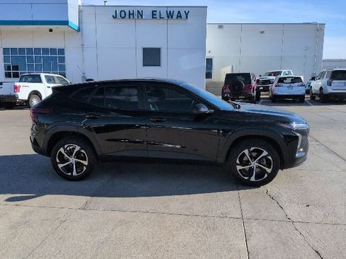 Used 2024 Chevrolet Trax RS w/ Driver Confidence Package image 4