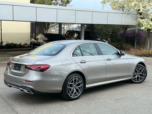 Used 2022 Mercedes-Benz E 350 Sedan image 4