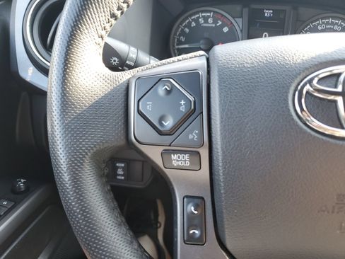 Certified 2023 Toyota Tacoma TRD Off-Road AWD/4WD image 21