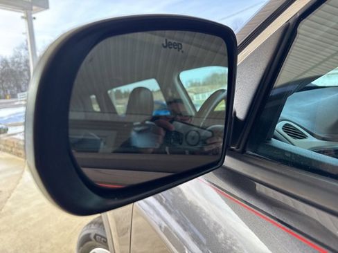 Used 2020 Jeep Compass Latitude w/ Cold Weather Group image 36