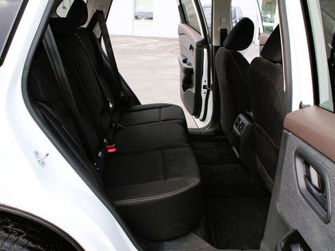 Used 2023 Nissan Rogue S AWD/4WD image 14