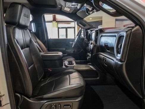 Used 2022 Chevrolet Silverado 3500 High Country w/ Technology Package image 30