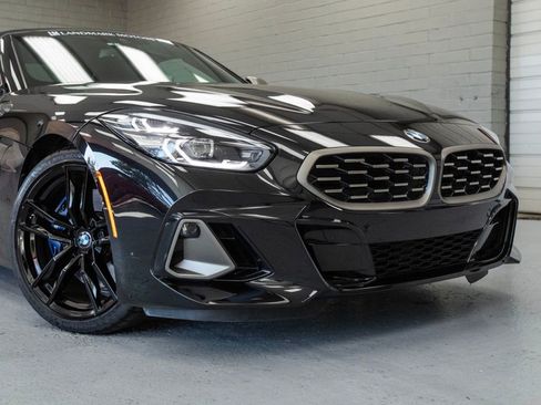 Used 2023 BMW Z4 M40i w/ Driving Assistance Package image 9