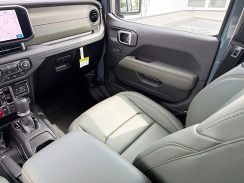 New 2026 Jeep Gladiator Mojave AWD/4WD image 31