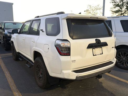 Certified 2024 Toyota 4Runner TRD Off-Road Premium w/ Moonroof Package AWD/4WD image 9