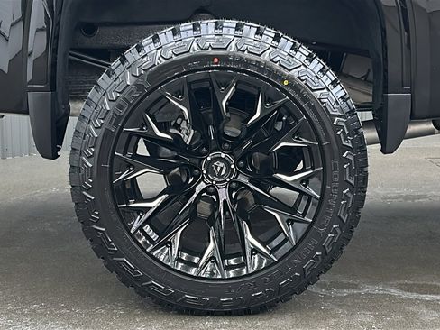 Used 2025 GMC Sierra 1500 Denali Ultimate image 11