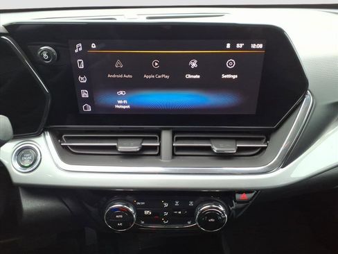 Certified 2024 Chevrolet Trax LT w/ Driver Confidence Package image 18