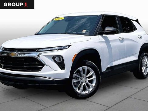 Used 2025 Chevrolet TrailBlazer LS w/ LS Convenience Package FWD image 1