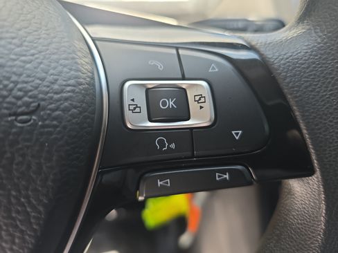 Used 2018 Volkswagen Tiguan S FWD image 18
