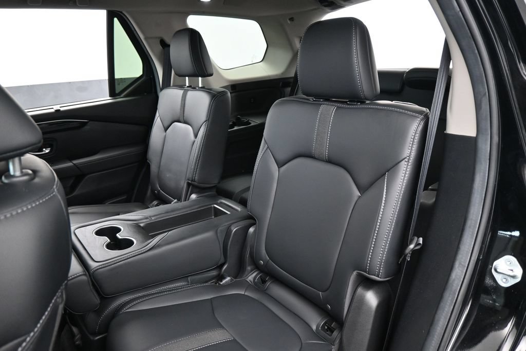 Used 2025 Honda Pilot EX-L image 32