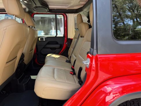 Used 2018 Jeep Wrangler Unlimited Sahara AWD/4WD image 23