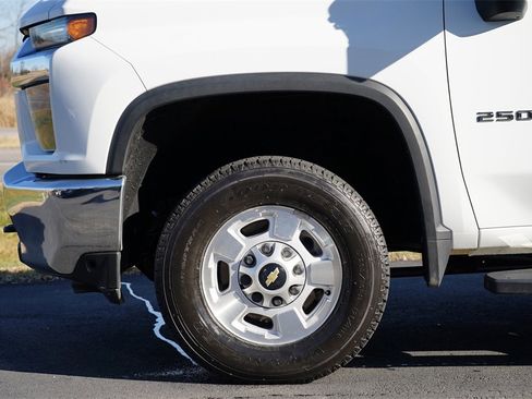 Used 2021 Chevrolet Silverado 2500 LT w/ Convenience Package image 11