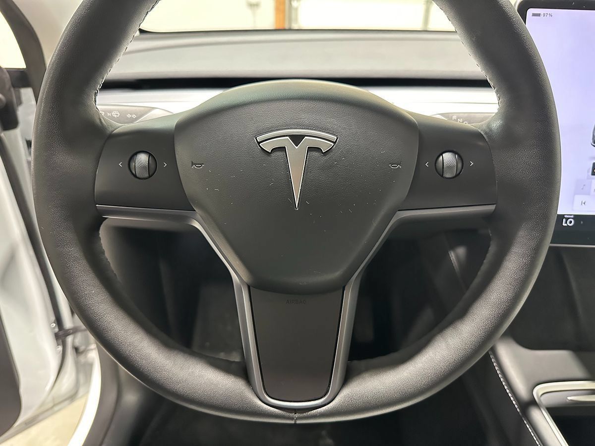 Used 2023 Tesla Model Y AWD image 28