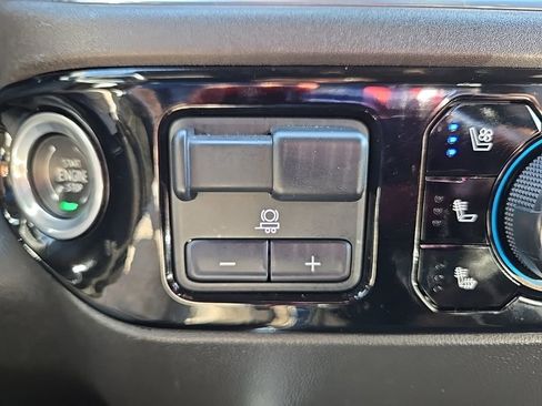 Used 2023 Chevrolet Silverado 1500 High Country w/ Technology Package AWD/4WD image 25