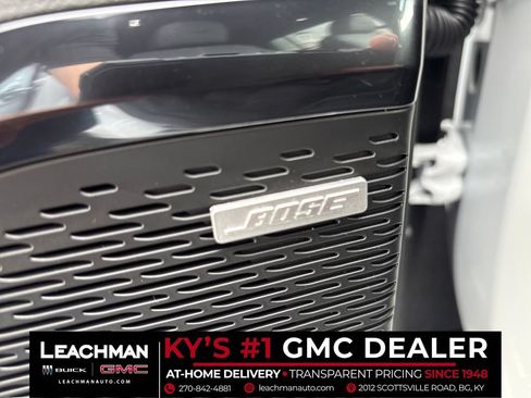 New 2026 GMC Acadia AT4 w/ Super Cruise Package AWD/4WD image 13