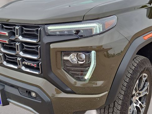 Used 2024 GMC Canyon AT4 AWD/4WD image 9